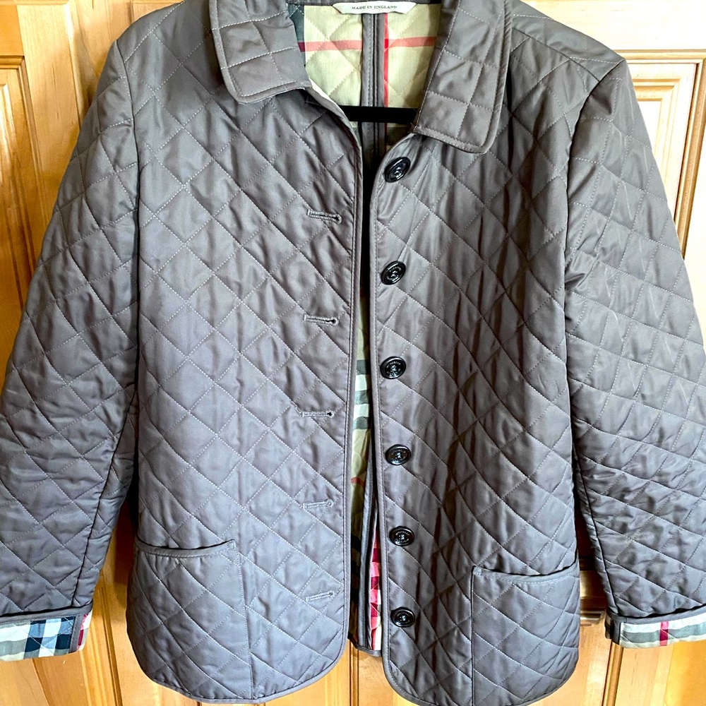 MAKE AN OFFER! Like new Authentic Burberry Quilted Jacket